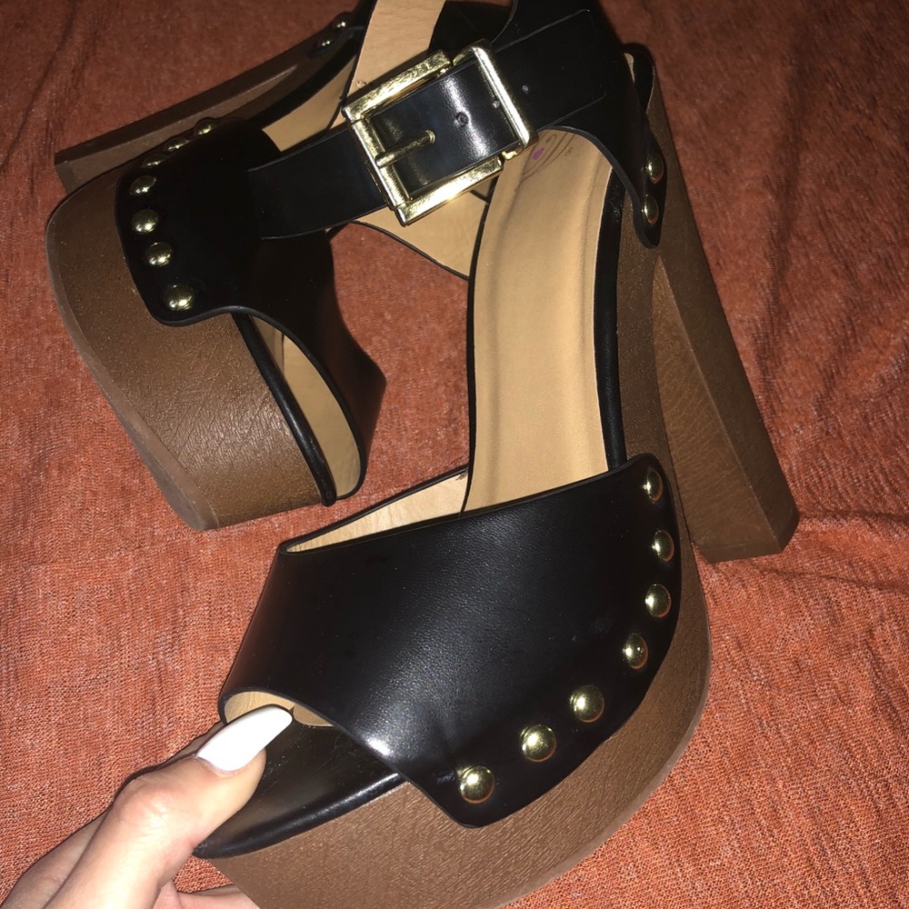 Heels - Picture 2 of 2